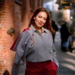 Munmun Dutta Instagram – Living my best life 💃🏻 Sharing the last set of pictures from my NYC trip and photoshoot .

Designer and stylist @sandeepravi89 @maisontai 
Photographed by 📸 @swapniljunjare 
Makeup and Hair @iamkanwalbatool 
Coordinated by @silk_angels 

#munmundutta #newyorkcity #fashionshoot #brooklynbridge #dumbobrooklyn #usa #travelmemories  #newyork Brooklyn Bridge