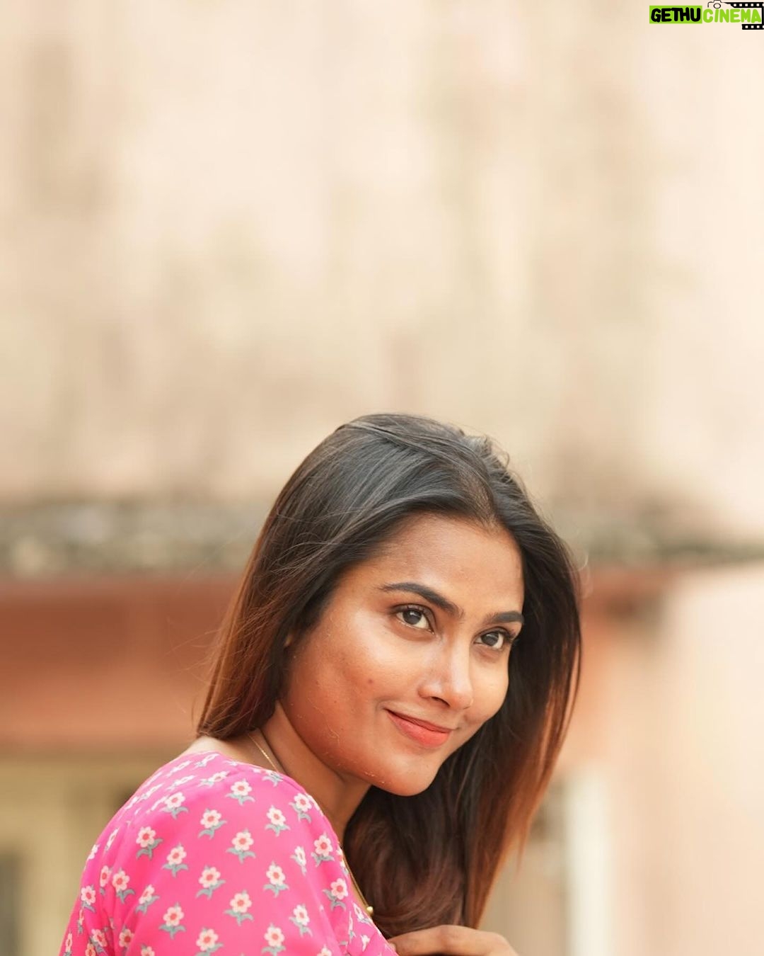 Myna Nandhini Instagram - Saree from @thorkal_couture_official camera @skmani_photography