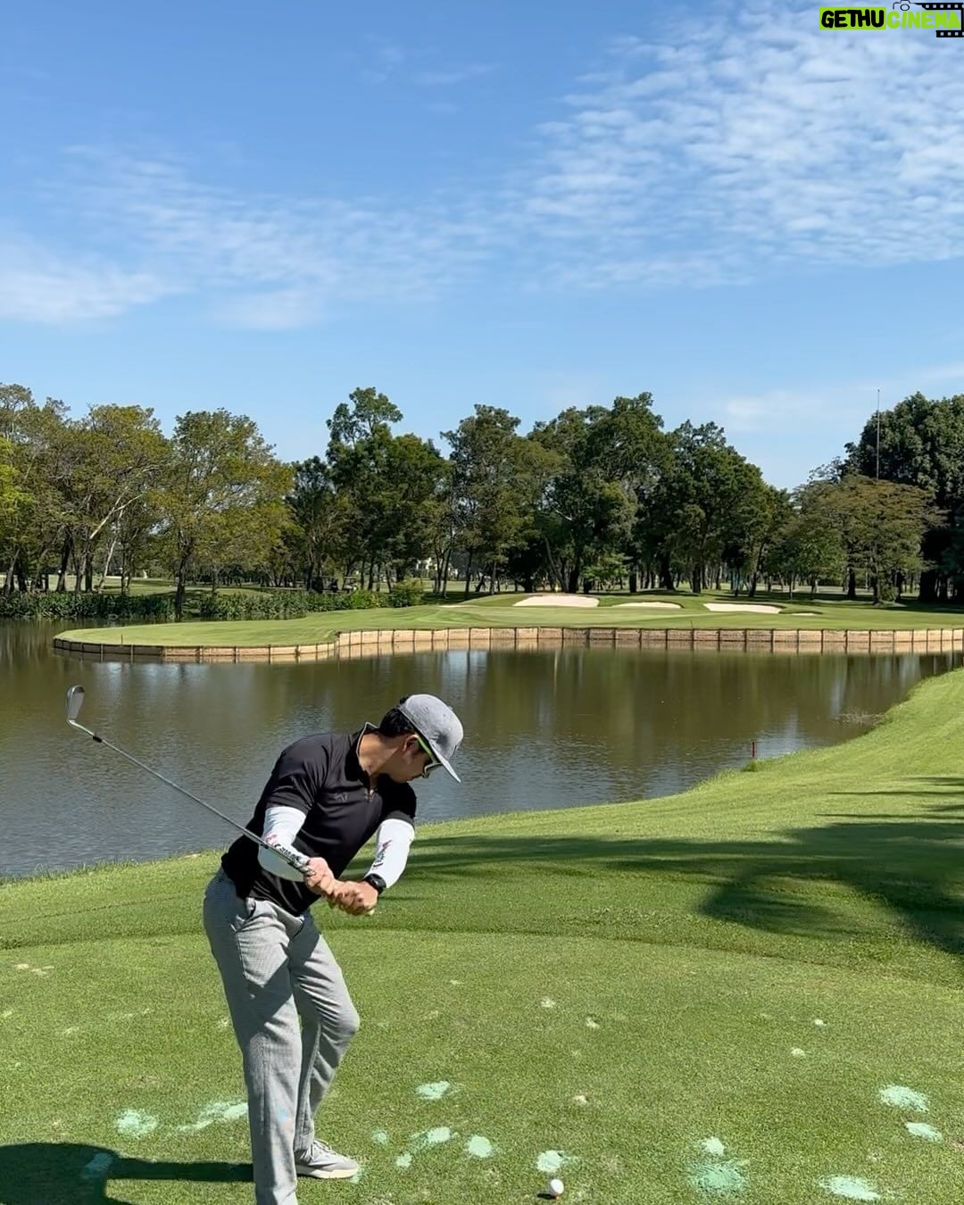 Nadech Kugimiya Instagram - ⛳️ สาระไม่เน้น ตีเอาคุ้ม คุ้มค่าสนาม⛳️