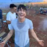 Nadech Kugimiya Instagram - สว่างคาตา 😳 1 ในคิวถ่ายที่เดือดสุดของ #ธี่หยด “ไร่ข้าวโพด” 🌾6เย็นถึง6เช้า🌾 เพื่อ 1 ฉาก อย่าลืมไปดูกันนะครับ ว่าเดือดแค่ไหน ธี่หยด มื้อนี่ทุกโรงภาพยนตร์😈