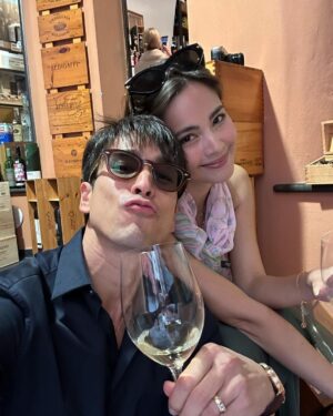 Nadech Kugimiya Instagram - ☀️💋💃🏻🍷🧣☀️