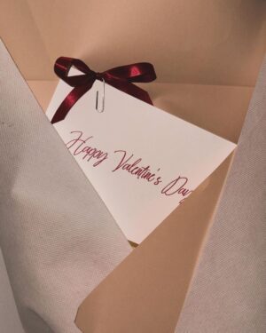 Nadech Kugimiya Instagram - 💋My Heart 💋My Life 💋My One & Only Thought @urassayas “Happy Valentine’s Day🌹” 

#12thvalentinesdaytogether