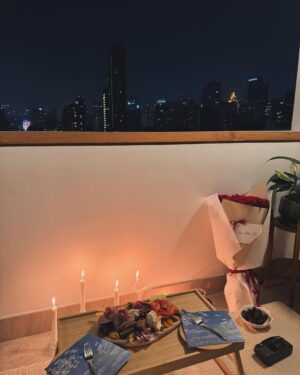 Nadech Kugimiya Instagram - 💋My Heart 💋My Life 💋My One & Only Thought @urassayas “Happy Valentine’s Day🌹” 

#12thvalentinesdaytogether