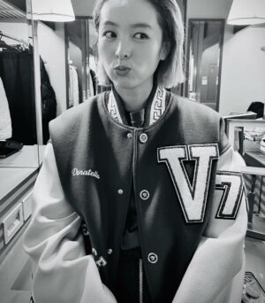 Nana Seino Instagram - ありがとう2022🫶
今年もあっという間。

2023年も宜しくお願い致します🫰

おつかれーらいす☺︎