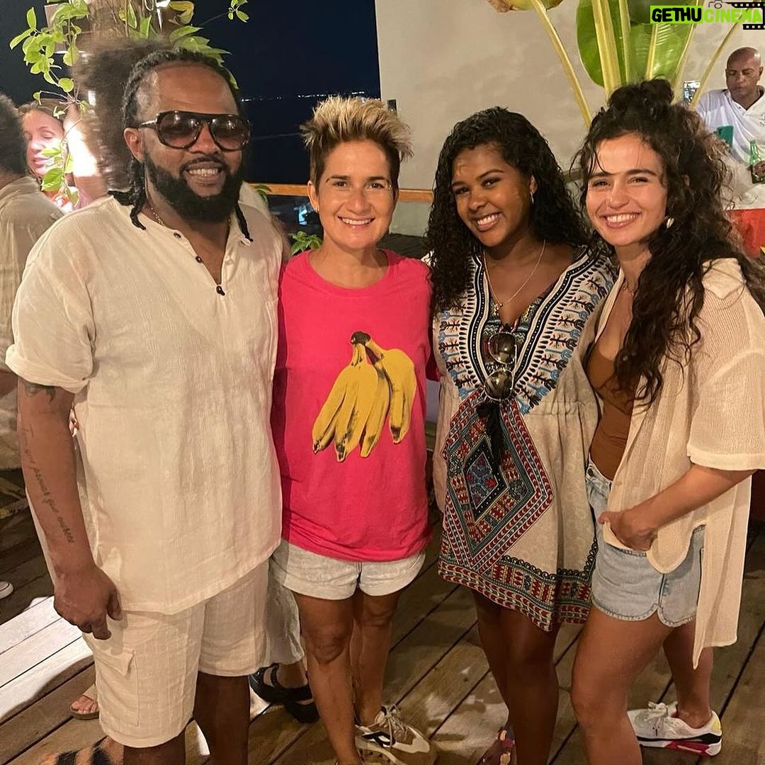 Nanda Costa Instagram - Uma terça nada qualquer na casa da Casé! ReGênia das artes, da alegria, das amizades, do “amor de mãe “ e das melhores festas! Obrigada por ontem e todos os outros dias ❤️🫶🏼
