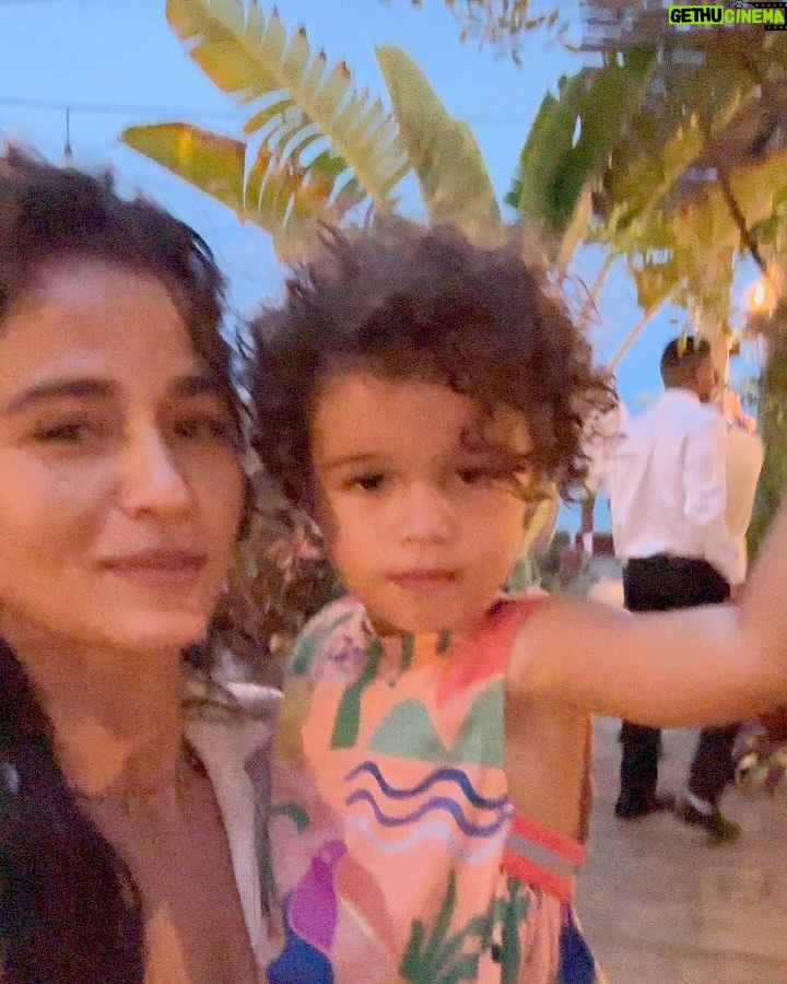 Nanda Costa Instagram - Uma terça nada qualquer na casa da Casé! ReGênia das artes, da alegria, das amizades, do “amor de mãe “ e das melhores festas! Obrigada por ontem e todos os outros dias ❤️🫶🏼