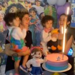 Nanda Costa Instagram - Ontem completaram dois anos em que somos quatro. “Contato imediato” foi o que tocou no coração e na sala de parto, no exato momento em que elas nasceram. Desde então, virou hino deste amor incondicional e a gente se emociona muito quando escuta. Porque, com vocês, Kim e Tiê, estamos “dentro do amor ”. Muito obrigada, Axé!
