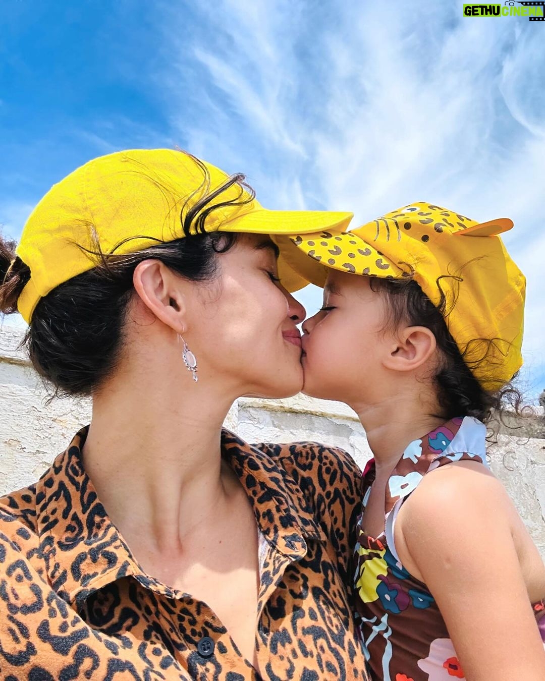 Nanda Costa Instagram - Amor é…. ? Praia do Farol da Barra