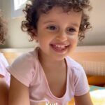 Nanda Costa Instagram - Hora da soneca da tarde. Não tenho estrutura pra isso! Obrigada @thaiscarballal e @amomooui pelas roupinhas de cama favorita delas (minha e da Lan tmb)