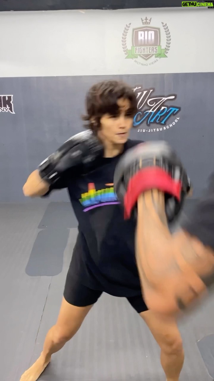 Nanda Costa Instagram - Ela vai lutar! @nandacosta blindagem Rio Fighters… . . @riofighters @jiuartoficial @mohawkfight @jiujiteridade