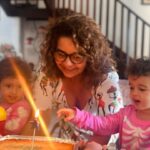 Nanda Costa Instagram - Todo axé do mundo, minha mãe! Que a vida siga te abençoando, cobrindo de saúde, força e sorte! Obrigada por existir nas nossas vidas! Feliz nosso ciclo, vovó Pati ☀️