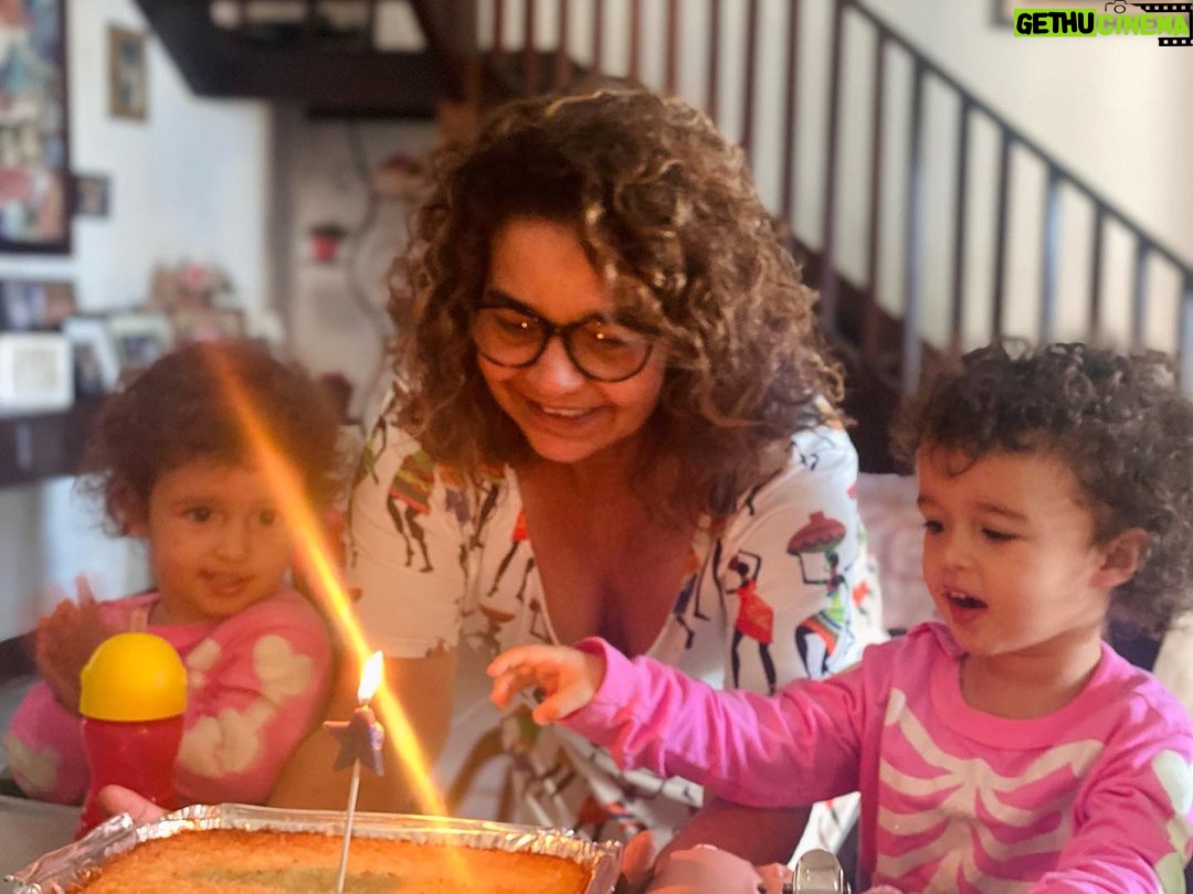 Nanda Costa Instagram - Todo axé do mundo, minha mãe! Que a vida siga te abençoando, cobrindo de saúde, força e sorte! Obrigada por existir nas nossas vidas! Feliz nosso ciclo, vovó Pati ☀️
