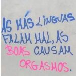 Nanda Costa Instagram - 6/9! Marque o @ e não diga nada! Se puder, COPULEM! #diadosexo #façamos Obs: sobre a foto de número 6, eu roubei de um post da @deboralamm , apesar de concordar com a frase, quero deixar bem claro que não fui eu que pichei . Aliás, eu roubei dela vários desses “ lambe lambe “ ( alguém sabe o plural de lambe lambe?) Enfim… Façamos!