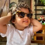Nanda Costa Instagram - Sou libriana, com lua em gêmeos, casada com uma geminiana (com ascendente em libra). Nossas filhas tem o sol em libra (como eu), e a lua em Áries ( como a Lan). Elas nasceram com um minutinho só de diferença, e com os planetas nos mesmo lugares. Um mapa astral praticamente igual. Eu super acredito em astrologia, e tenho muita sorte de acompanhar tão de perto a evolução das minhas librianas com ascendente em touro. Elas são tão parecidas e tão diferentes, que nem sei. Mas desconfio que esse charme todo, é coisa de quem tem o signo e o ascendente regido por Vênus. Tô mentindo, ou tô errada?!🫣🤩🫶🏼