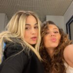 Nanda Costa Instagram - Escolhi esse carrossel pra celebrar o dia do amigo! Paolla além de linda e talentosa, é extremamente generosa, engraçada e alto astral. Nos conhecemos rapidamente há 20 anos, mas nunca tínhamos trabalhado juntas (nem ficado amigas). Mas depois de Justiça 2, cheguei a conclusão que poderíamos ter sido melhores amigas na quinta série. E, assim será! Feliz dia, Pá❣️ obrigada por tudo! Love Love Love #Justiça2 chega em outubro e vocês vão poder conhecer Milena e Jordana 😈😇 quem tá ansioso levanta a mão 🙈🙋🏻‍♀️