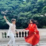 Nanda Costa Instagram - 8M! Duas mulheres, duas mães, duas artistas convidadas para falar sobre maternidade real na Casa Clã! Obrigada @claudiaonline! Mulher é revolução. Fotos/Digital: @lbdigitaleconteudo Stylist: @marifranca_ Beauty: @anacarolsabadin Asscom: @enne.ag Agenciamento: @zeca_vitorinoag