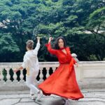 Nanda Costa Instagram - 8M! Duas mulheres, duas mães, duas artistas convidadas para falar sobre maternidade real na Casa Clã! Obrigada @claudiaonline! Mulher é revolução. Fotos/Digital: @lbdigitaleconteudo Stylist: @marifranca_ Beauty: @anacarolsabadin Asscom: @enne.ag Agenciamento: @zeca_vitorinoag