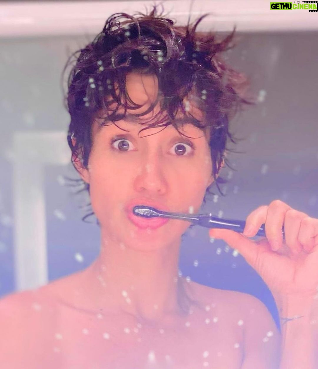 Nanda Costa Instagram - Bananeira não dá manga, e eu posso provar! Arrasta para o lado! 🫣