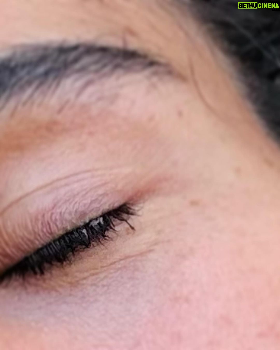 Nanda Costa Instagram - Ainda tem cola de cílio no meu olho, da quinta de carnaval!