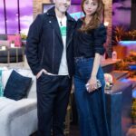 Natalia Téllez Instagram - Hoy hay @netasdivinastv y vino @vince_miranda para unirse a su aquelarre de confianza y hablar de @sietevecesadios !!!! Allá nos vemos #comprensusboletosyveannetas 🪄🤟🏻
