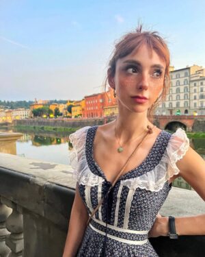 Natalia Téllez Instagram - Random pero profundo 🪄
