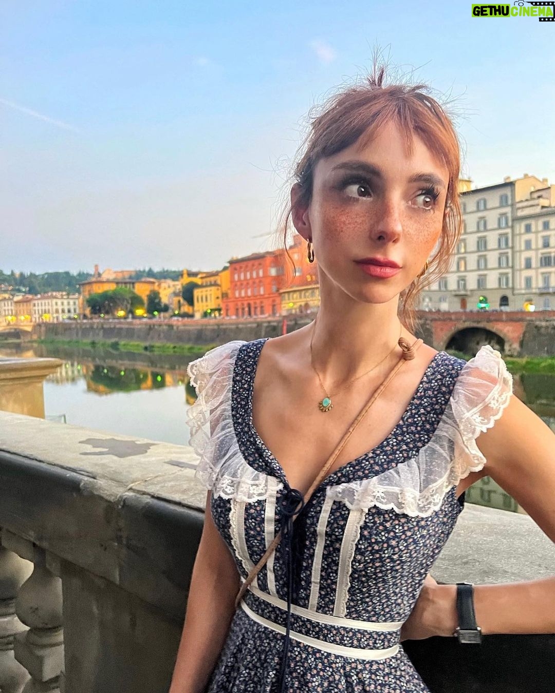 Natalia Téllez - 124.7K Likes - Random pero profundo 🪄