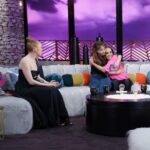 Natalia Téllez Instagram - Hoy hay @netasdivinastv y vino @vince_miranda para unirse a su aquelarre de confianza y hablar de @sietevecesadios !!!! Allá nos vemos #comprensusboletosyveannetas 🪄🤟🏻