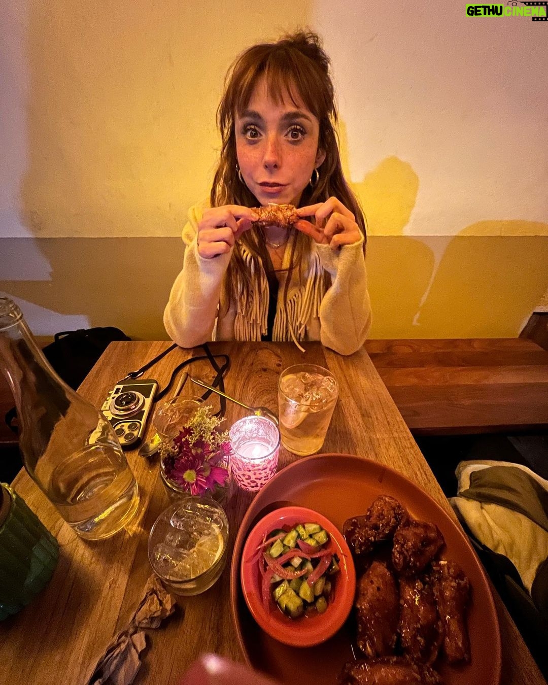 Natalia Téllez - 83.2K Likes - El gorro de la suerte, el cielo que nos contempla y la niña de mis ojos ✨ (la pintura es Mía y se llama “mujer fuego”)