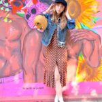 Natalia Téllez Instagram - Pa que vestir minimal si te puedes disfrazar de mago 🪄