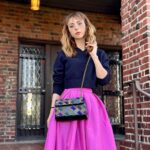 Natalia Téllez Instagram - Porque no avisan que ya no es zapatilla de cristal sino bolsa de cristales de @kurtgeiger 💎✨#amo