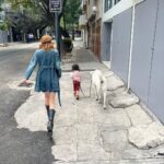 Natalia Téllez Instagram - Las cosas como el corazón…se acomodan en donde van ♥️ GRACIAS @_ivan.alain_ por este cuadro maravilloso y por tu arte que hace de este mundo un laberinto con pasajes secretos y coloridos ✨