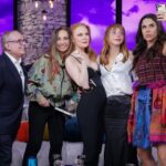 Natalia Téllez Instagram - Mañana hay @netasdivinastv y me puse ropa decente. Así que os vemos @canalunicable 9:30 ♥️🍒✨ (desliza para ver cómo sabroseo las chichis de @danielamagun )