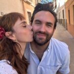 Natalia Téllez Instagram - Se habla del amor en un romanticismo que no le alcanza a la realidad, al equipo y la complicidad, a sentir que se construye un universo con amor y se sostiene de trabajo y acuerdos, de miradas cómplices en medio del cansancio y el abrazo profundo que te pega de vuelta. Te amo hondo ,muy real, sostienes mi raíz y me permites crecer. Gracias por ser ♥️ @zaabs te amo