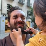 Natalia Téllez Instagram - Se habla del amor en un romanticismo que no le alcanza a la realidad, al equipo y la complicidad, a sentir que se construye un universo con amor y se sostiene de trabajo y acuerdos, de miradas cómplices en medio del cansancio y el abrazo profundo que te pega de vuelta. Te amo hondo ,muy real, sostienes mi raíz y me permites crecer. Gracias por ser ♥️ @zaabs te amo