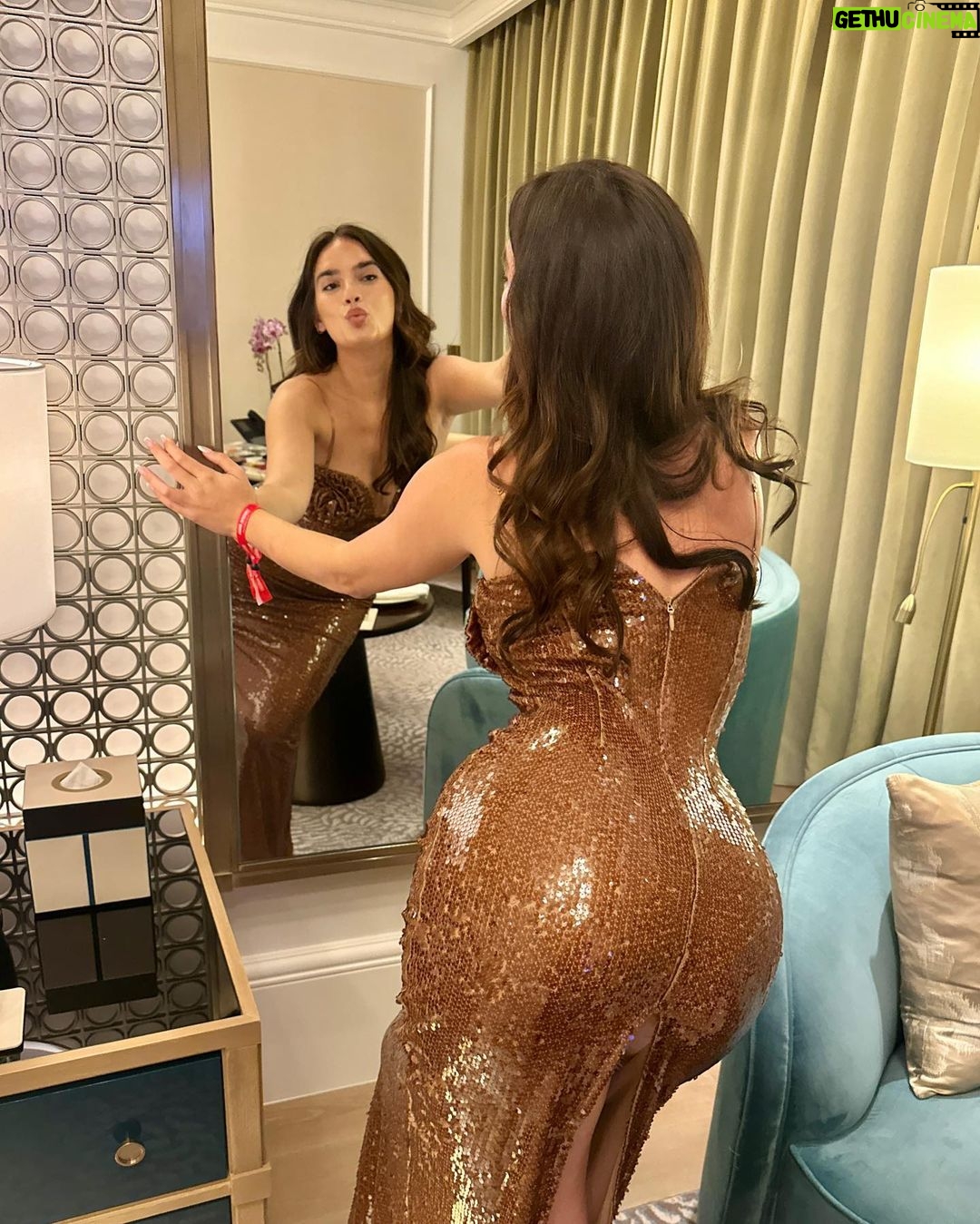 Natalie Mariduena Instagram - 🥰💥 @missionimpossible @paramountpics Abu Dhabi