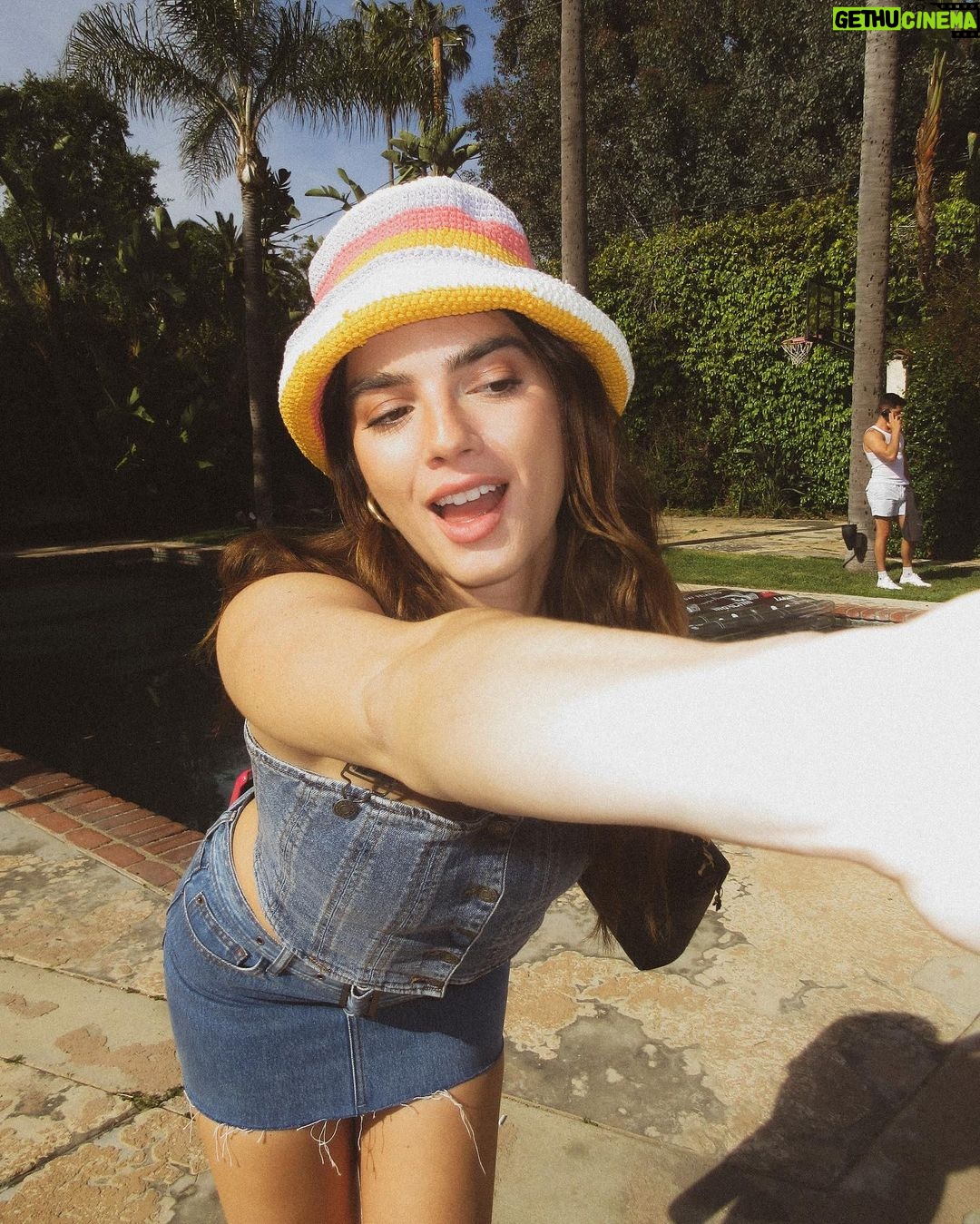 Natalie Mariduena Instagram - me 🤝 mariahs camera