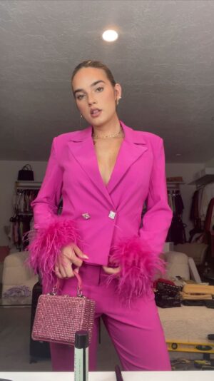 Natalie Mariduena Instagram - pink everythiing 💖