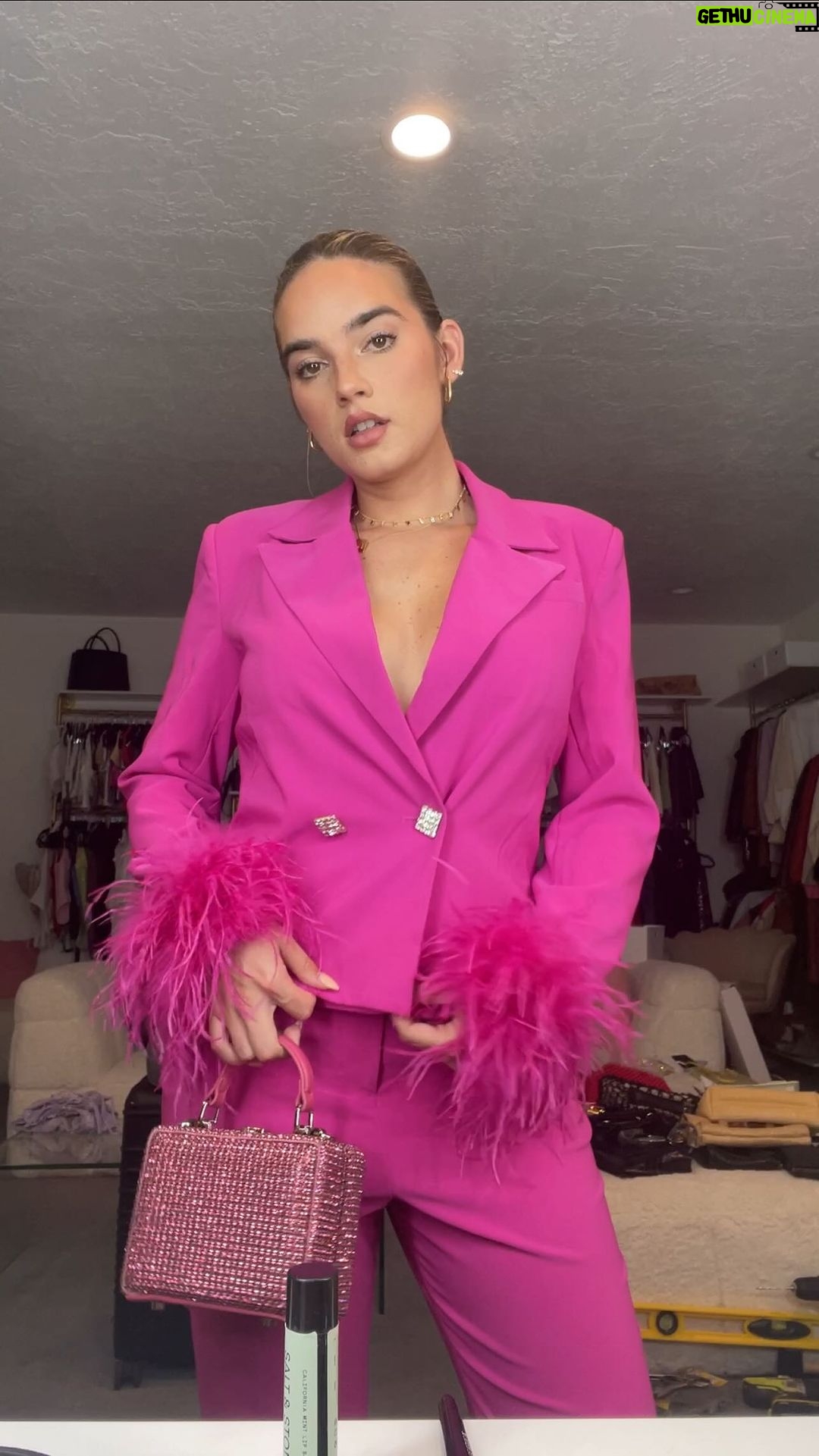Natalie Mariduena - 13.7K Likes - pink everythiing 💖