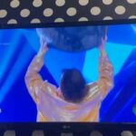 Natalya Korolyova Instagram - Какие только образы не примеряют на себя участники шоу Маска на НТВ, чтобы создать неповторимого героя, и не позволить жюри угадать своё истинное лицо. 🦦 И каждый раз возникает вопрос: кто, кто, ну кто же скрывается за маской?🎭 ⁣⁣⠀ ⁣⁣Меня неоднократно приглашали участвовать в этом проекте, и я к нему достаточно долго присматривалась, понимая, что всё не так просто и однозначно. Такое, казалось бы, легкое и красочное шоу, которое дарит зрителям яркие эмоции, потрясающие номера, замечательные песни, интриги, загадки…в общем, самый настоящий вулкан страстей⚡️⚡️⚡️Но для участников - это настоящий вызов!⁣⁣⠀ ⁣⁣⠀ Ведь здесь очень важно не просто создать красивую картинку (в жарком и порою не очень удобном костюме), но и постараться изменить свой голос до неузнаваемости. Поэтому я просто снимаю шляпу перед всеми участниками шоу, понимая какие они все герои 👏👏👏⁣⁣⠀ ⁣⁣⠀Моё участие в качестве гостя позволило и мне окунуться в эту сверхзасекреченную атмосферу @maskantv и даже помучить в догадках моих дороги коллег в жюри. ⁣⁣⠀ Безусловно, на душе осталось очень много самых положительных эмоций, и вообще, это просто замечательный творческий опыт 🔥⁣⁣⠀ А вы смотрели выпуск? Узнали меня?😉 #шоу #маска @weitmedia #мышка