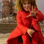 Natalya Korolyova Instagram - Королева эпатажа Ой,Наташа !!! Как Вам мой афро-диско стиль ? Живенько не правда ли ? 😜🤣🤩 #наташакоролева