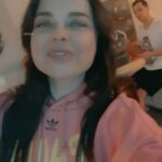 Natalya Korolyova Instagram - Воскресное #караоке ! Поем вместе с нами !!! #семья #любовь @anthony.malin @russya_music @irinaossaoulenko