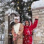 Natalya Korolyova Instagram - Как красиво мерцают новогодние гирлянды! Совсем скоро мы попрощаемся с 2021-м и встретим 2022. Конечно, после пандемийного года, который кажется просто канул в лета, уходящий год - очень богат на события. И я составила собственный чарт самых ярких и позитивных событий моего 2021-го года. Итак: 1. Юбилей моей мамочки, мамы Люды @mama_luda_star ! 75 лет - мама, это круто! Ты - образец живой, яркой, жизнелюбивой, активной и зрелой женщины! Я тебя ❤️ 2. Моё новое супер-шоу «The Best” в Вегас Сити Холл. Благодарю всю мою команду за подготовку этой программы и вас, мой любимый зритель, за весь драйв, энергию и нашу взаимную любовь! 3. Серёжа и Живопись. Это новый и очень красивый мир. У Серёжи @tarzan___official очень чуткое восприятие света и цвета, пространства и формы и эта удивительная способность передать характер и энергию. Спасибо, что ты приоткрыл завесу своего внутреннего мира и даришь всем нам красоту (а она, спасёт мир😉). ❤️🎨 4. После длительной короновирусной паузы мы вновь стали гастролировать и радовать зрителя своим красивым, ярким и незабываемым шоу. Мы всегда с большой любовью встречаемся, зажигаем и просто радуемся жизни! 🎶🎤💃🕺 5. Целых два больших телевизионных проекта с Архипом @grek_grex : «Удачный чарт» на МузТВ и «Две звезды: отцы и дети» на первом канале. 📺 Это моя пятёрка самых ярких событий. Конечно, их было больше: дни рождения, встречи с друзьями, важные награды, торжество справедливости, запись новых песен… Жизнь бурлит. И мы сами авторы своей жизни. И от нас зависит, какой она станет. Желаю себе и всем нам здоровья крепкого, мира, кошачьей хватки, гибкости и ресурсности (всё-таки у них 9 жизней☝️), грациозности и мощных прыжков вперёд! 🐅 Всегда ваша, Наташа Королёва❤️ #новыйгод #наташакоролева #символюности #архип