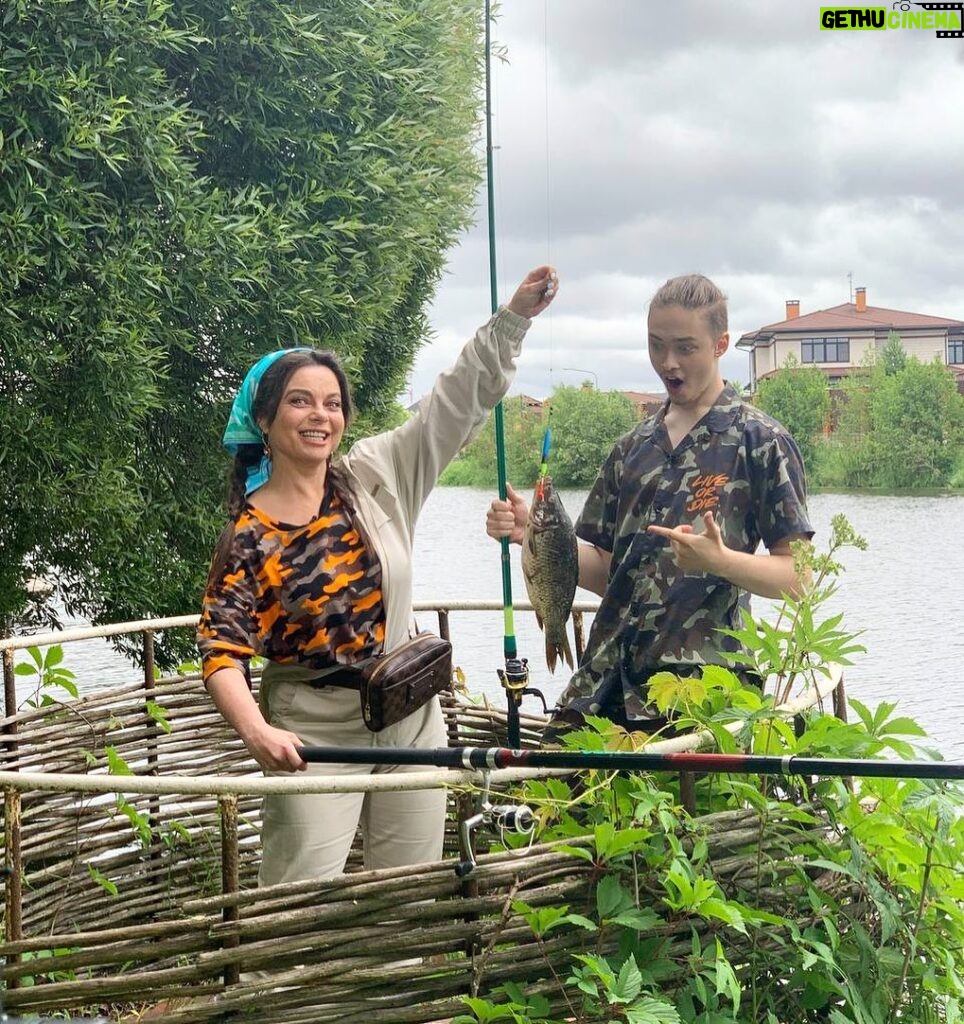 Natalya Korolyova Instagram - Ловись рыбка большая и маленькая !!! Сегодня отличный клев !!! 👍 #рыбалка #семья #наташакоролева #архип Krekshino, Moskovskaya Oblast', Russia