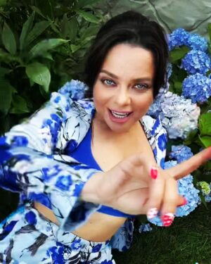 Natalya Korolyova Instagram - Лето, ах лето, лето звездное звонче пой!
Лето, ах лето, лето звездное будь со мной! #лето #наташакоролёва #символюности look by @anikakerimova_official