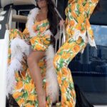 Natalya Korolyova Instagram - Эта песня Кати и Леры стала лейтмотивом фотоссесии нашей круизной коллекции с Аникой @anikakerimova_official !!! Девчонки помните :Чача раз -быть красивыми , чача два- самодостаточными , чача три -любимыми !!! ❤️ А модными и яркими вам помогут стильные наряды из Круизной коллекции Модного Дома @anikakerimova_fashion_house !!!