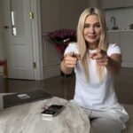 Natalya Rudova Instagram - К праздникам готова! А вы? На Яндекс Маркете можете купить подарки всем-всем в сплит 006!