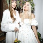 Natalya Rudova Instagram - Вчера на магическом девичнике @alenavodonaeva 🥰 Секретничали на день «Ивана Купалы» Было волшебно✨ Спасибо за вечер🤗