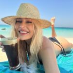 Natalya Rudova Instagram – Ну как же без фоток с пляжа🤪
Делюсь с вами теплом🤗❤️