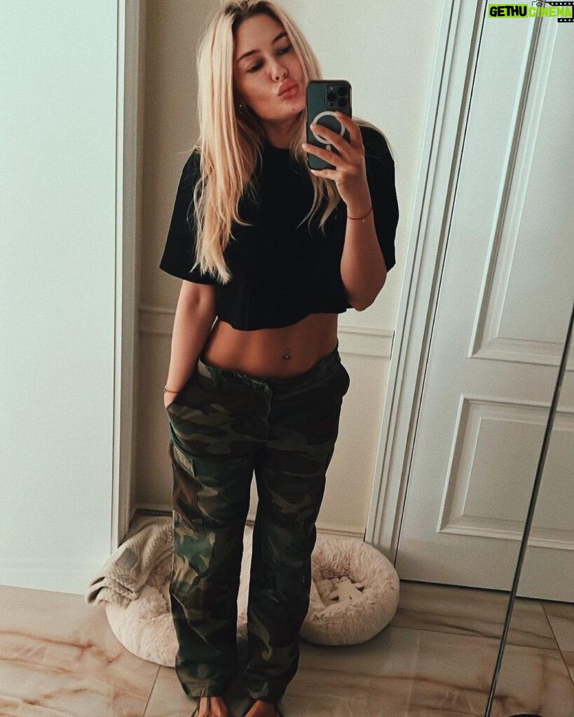 Natalya Rudova Instagram - 🐈‍⬛