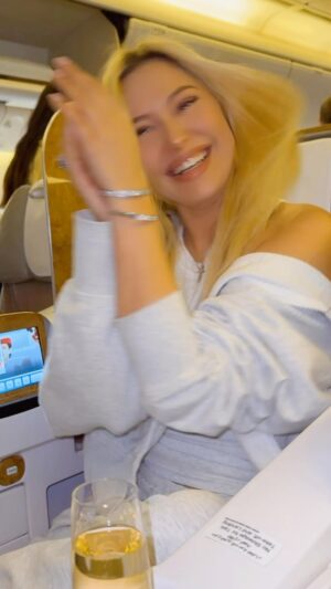 Natalya Rudova Instagram - Ребенок в отпуске🥹😻❤️